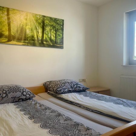 Wunderschoenes Apartment In Der Goldstadt Pforzheim Eksteriør billede