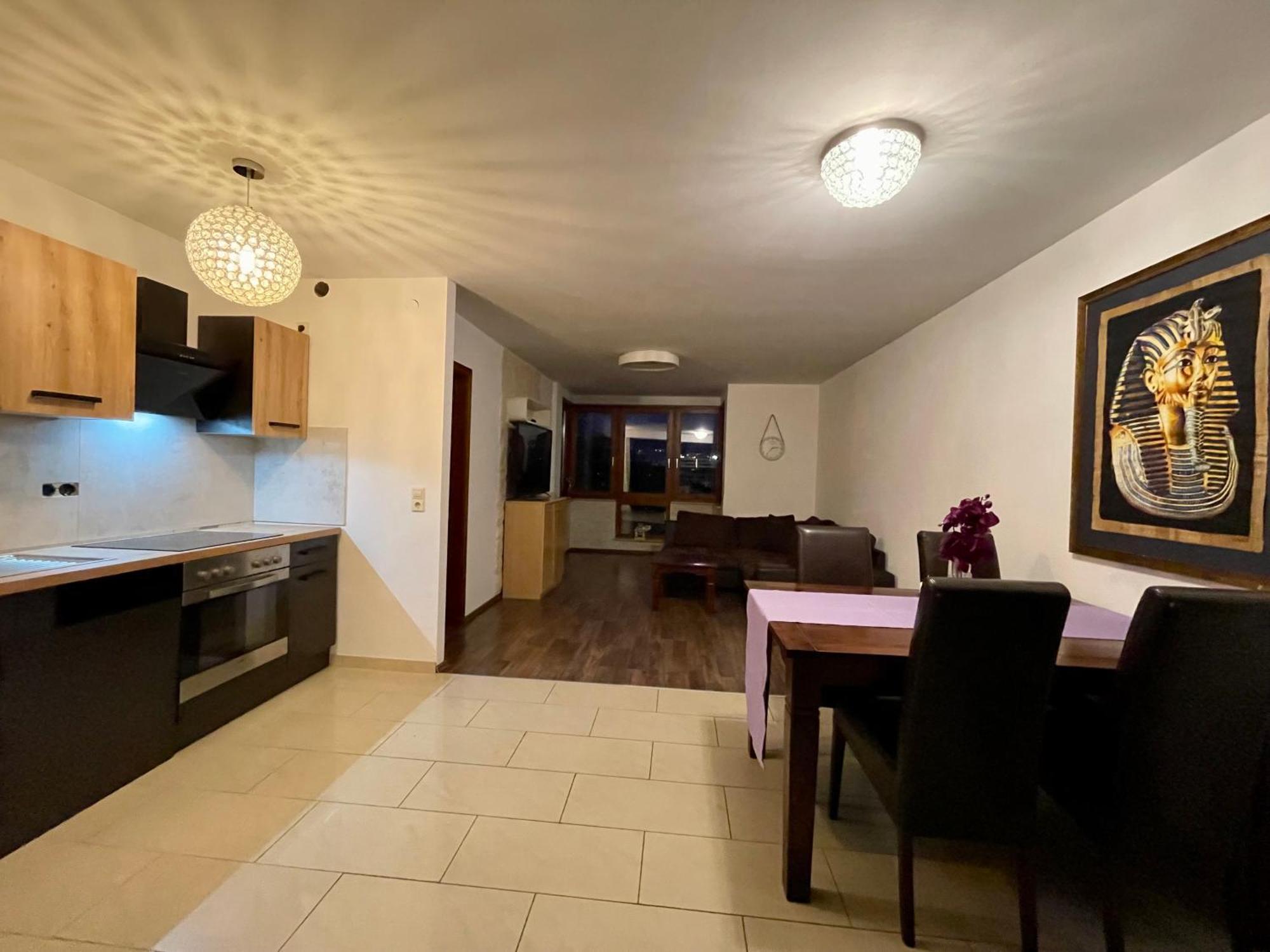 Wunderschoenes Apartment In Der Goldstadt Pforzheim Eksteriør billede
